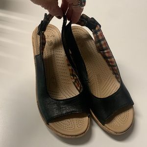 Crocs A-Leigh Black Slingback Cork Wedge Sandals These cute crocs are like new
